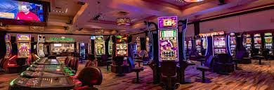 mekar99 login Lightning Baccarat multi-camera live studio with dealer and chat integration